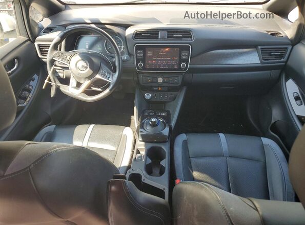1N4BZ1CP9KC310815 2019 NISSAN LEAF Белый Вид панели приборов