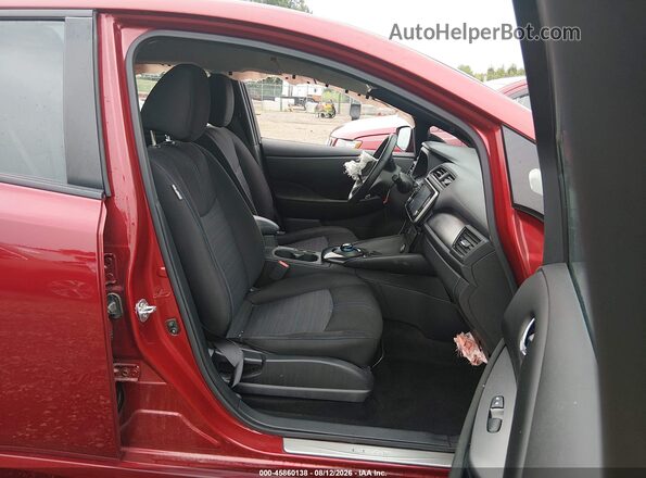1N4CZ1CV3PC555961 2023 NISSAN LEAF Бордовый Вид салона спереди