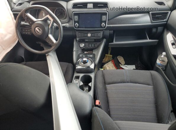1N4CZ1CV3PC558651 2023 NISSAN LEAF Silver Առջևի վահանակի տեսք