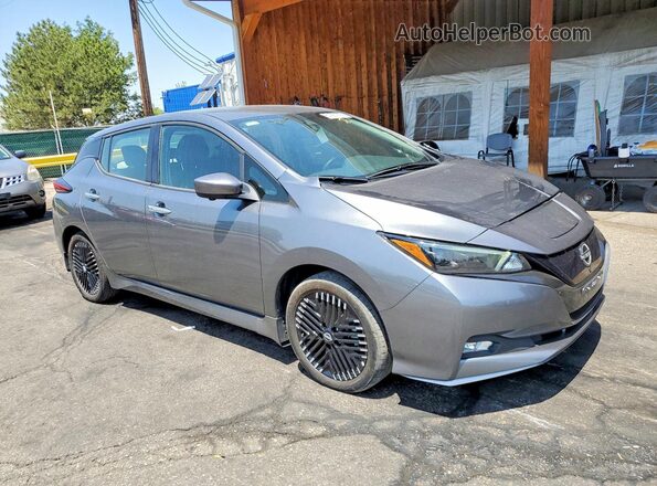 1N4CZ1CV4SC560045 2025 NISSAN LEAF Gray Delantero derecho