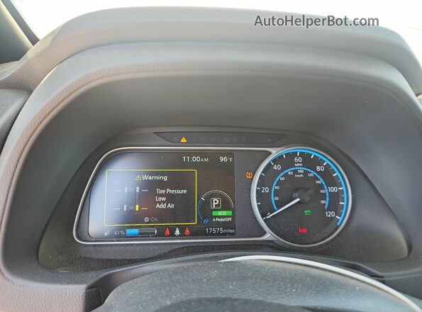 1N4CZ1CV7SC567653 2025 NISSAN LEAF Silver Instrument cluster view