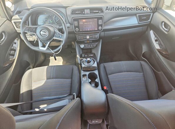 1N4CZ1CV7SC567653 2025 NISSAN LEAF Silver Dashboard view