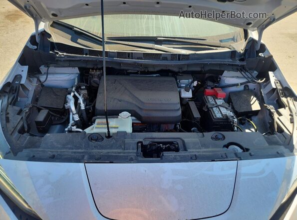 1N4CZ1CV7SC567653 2025 NISSAN LEAF Silver Rear interior view