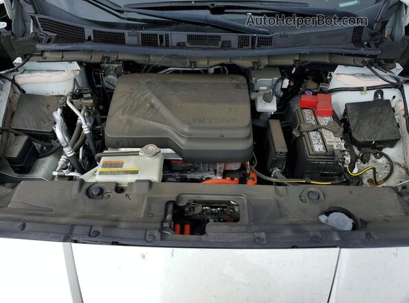 1N4CZ1CV8RC553092 2024 NISSAN LEAF White Rear interior view