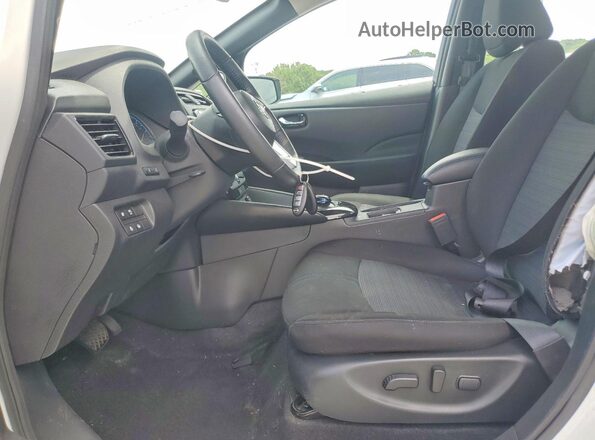1N4CZ1CV8SC558363 2025 NISSAN LEAF White Front interior view