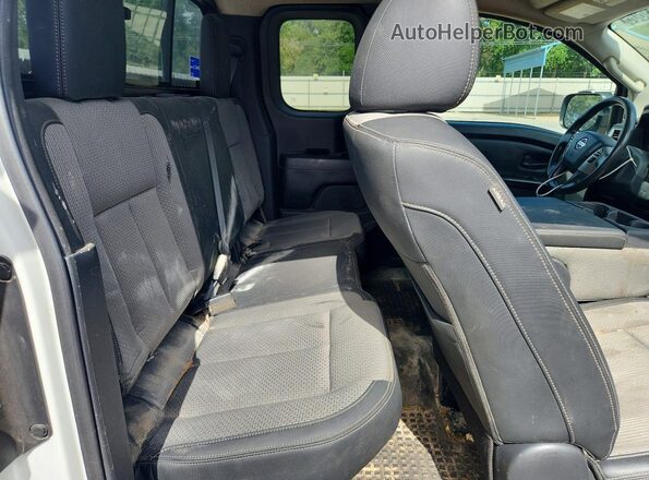 1N6AA1CK2KN527240 2019 NISSAN TITAN White Հետևի նստատեղերի տեսք