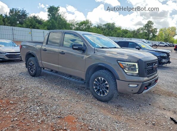 1N6AA1ED1MN524752 2021 NISSAN TITAN Brown Przód prawy