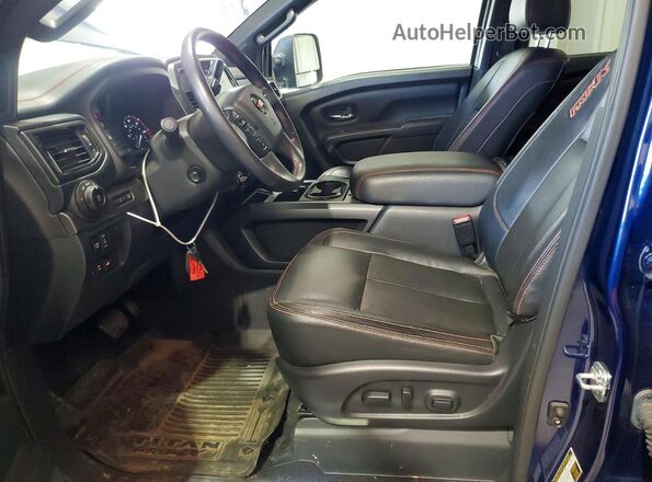 1N6AA1ED9NN105260 2022 NISSAN TITAN Blue Vista interior delantera