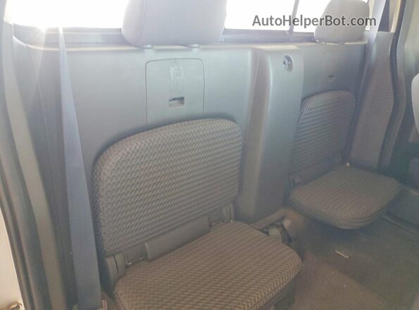 1N6AD0CU1HN739784 2017 NISSAN FRONTIER Silver Հետևի նստատեղերի տեսք