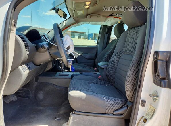 1N6AD0CU5JN714148 2018 NISSAN FRONTIER White Вид салону спереду