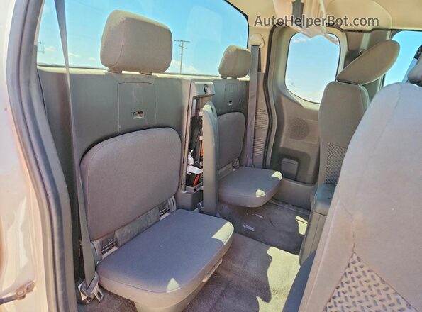 1N6AD0CU5JN714148 2018 NISSAN FRONTIER White Вид задніх сидінь