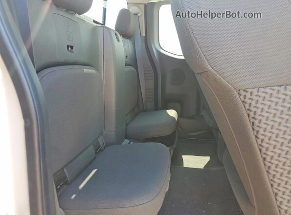 1N6AD0CU8KN879824 2019 NISSAN FRONTIER White Rear seats view