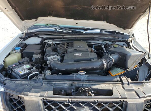 1N6AD0CU8KN879824 2019 NISSAN FRONTIER White Rear interior view