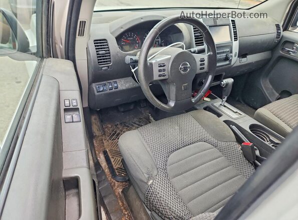 1N6AD0CW7KN710881 2019 NISSAN FRONTIER Белый Вид панели приборов
