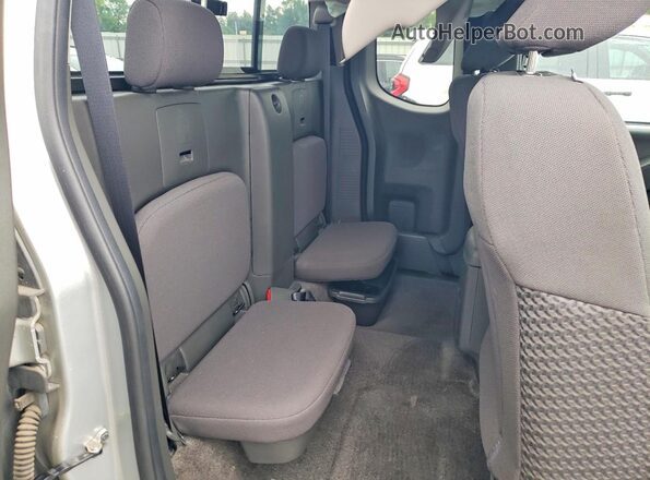 1N6AD0CW8JN720995 2018 NISSAN FRONTIER Silver Вид задніх сидінь