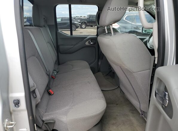 1N6AD0ER2HN732626 2017 NISSAN FRONTIER Серебряный Вид задних сидений