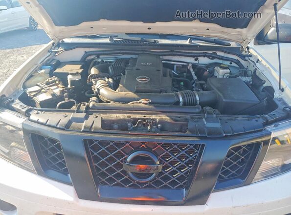 1N6AD0EV2JN746450 2018 NISSAN FRONTIER White Вид задньої частини салону