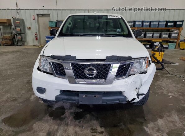 1N6AD0EVXJN735809 2018 NISSAN FRONTIER White Widok z przodu