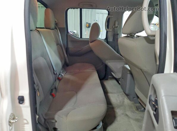 1N6AD0EVXJN735809 2018 NISSAN FRONTIER White Widok tylnych siedzeń