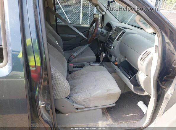 1N6AD0FR4HN735591 2017 NISSAN FRONTIER Синий Вид салона спереди