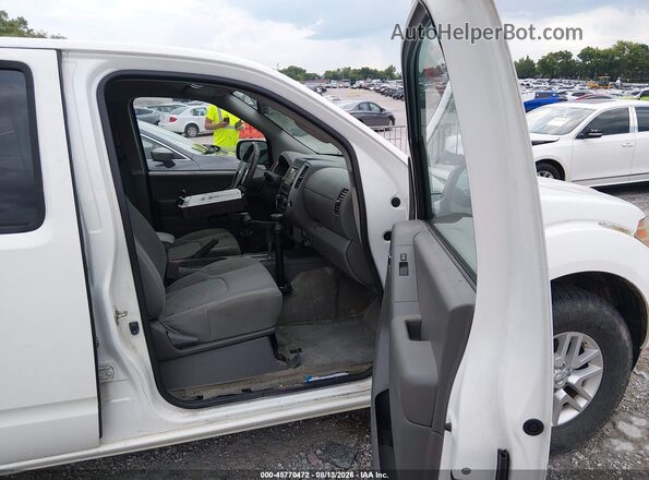 1N6AD0FV0JN720427 2018 NISSAN FRONTIER Белый Вид салона спереди