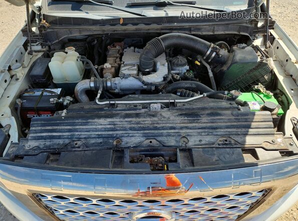 1N6BA1F40HN548274 2017 NISSAN TITAN White Սալոնի հետևի տեսք