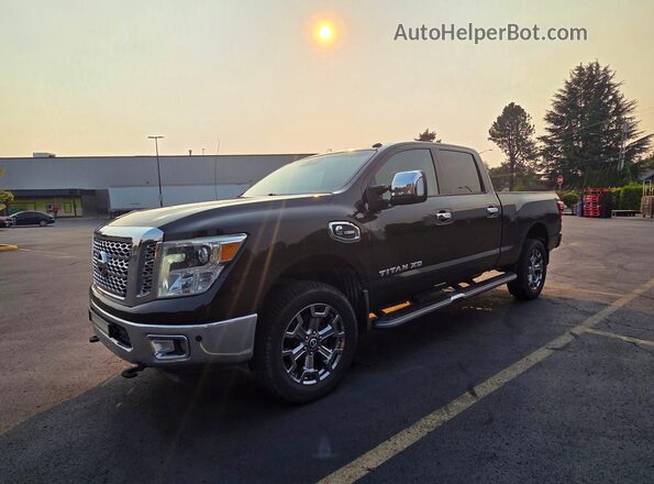 1N6BA1F40HN569738 2017 NISSAN TITAN Черный Задняя левая четверть