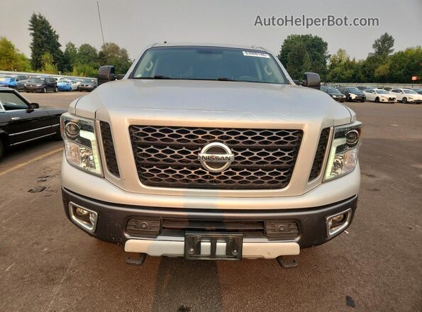 1N6BA1F42HN539382 2017 NISSAN TITAN Silver Widok z przodu
