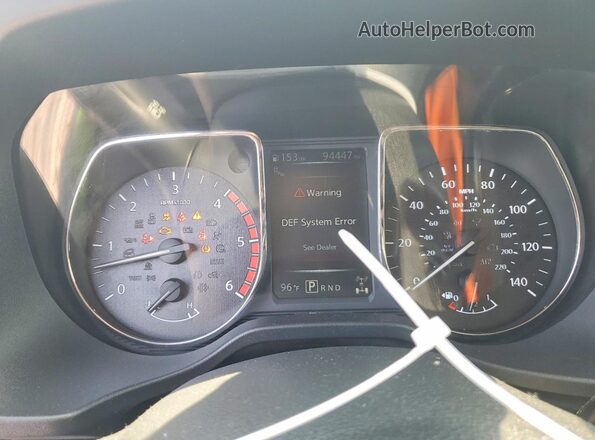 1N6BA1F42JN523866 2018 NISSAN TITAN Синий Вид щитка приборов