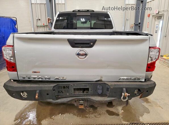 1N6BA1F48JN531003 2018 NISSAN TITAN Silver Vista trasera