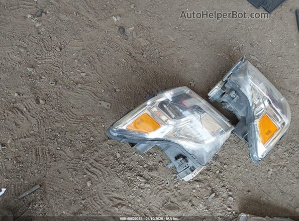 1N6BA1F49HN566840 2017 NISSAN TITAN XD White ხელსაწყოთა პანელის ხედი