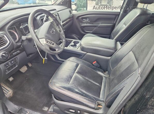 1N6BA1F4XJN516017 2018 NISSAN TITAN Black Widok wnętrza z przodu