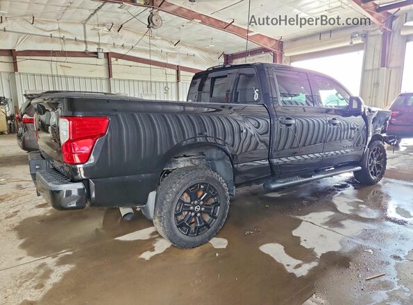 1N6BA1F4XJN516017 2018 NISSAN TITAN Black Tył prawy