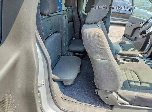 1N6BD0CT0KN723501 2019 NISSAN FRONTIER Silver Widok tylnych siedzeń