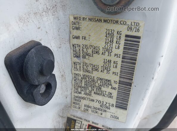 1N6BD0CT5HN701258 2017 NISSAN FRONTIER White Engine compartment view