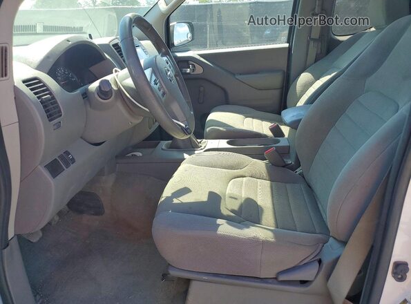1N6BD0CT8JN748239 2018 NISSAN FRONTIER White Սալոնի դիմացի տեսք