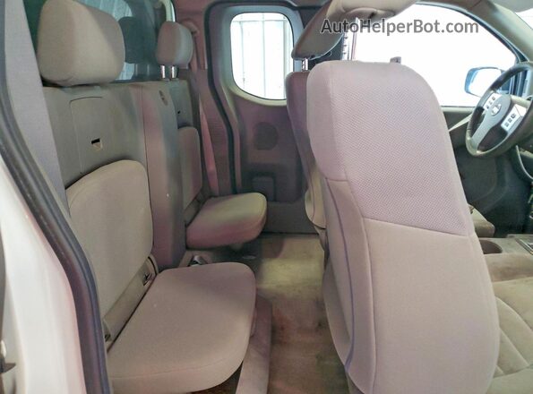 1N6BD0CTXHN742467 2017 NISSAN FRONTIER White Rear seats view