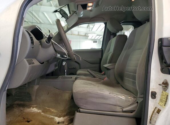 1N6BD0CTXHN742467 2017 NISSAN FRONTIER White Front interior view