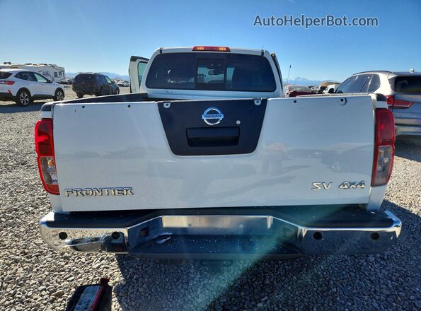 1N6DD0CW2JN724490 2018 NISSAN FRONTIER White Rear view