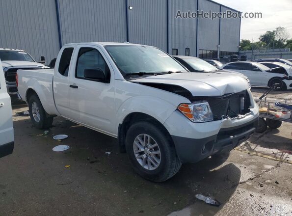 1N6DD0CWXHN738406 2017 NISSAN FRONTIER Белый Передняя правая четверть