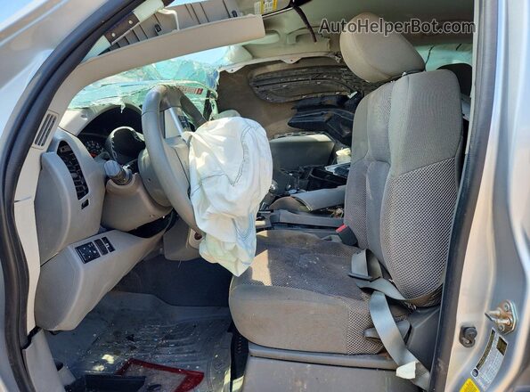 1N6DD0ER2KN763847 2019 NISSAN FRONTIER Silver Widok wnętrza z przodu