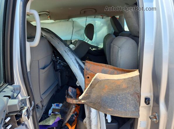 1N6DD0ER2KN763847 2019 NISSAN FRONTIER Silver Widok tylnych siedzeń
