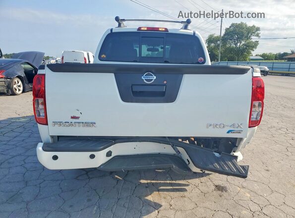 1N6DD0EV1JN757985 2018 NISSAN FRONTIER White Rear view