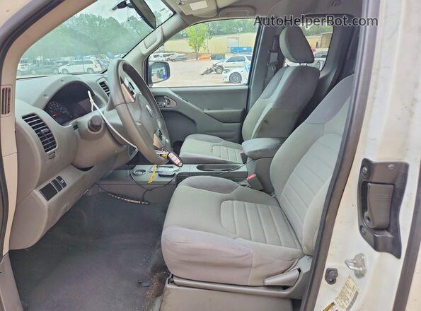 1N6ED0CE8MN702686 2021 NISSAN FRONTIER White Вид салону спереду