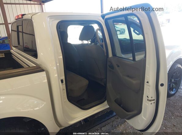 1N6ED0EB0MN711224 2021 NISSAN FRONTIER White VIN կոդի պիտակի տեսք