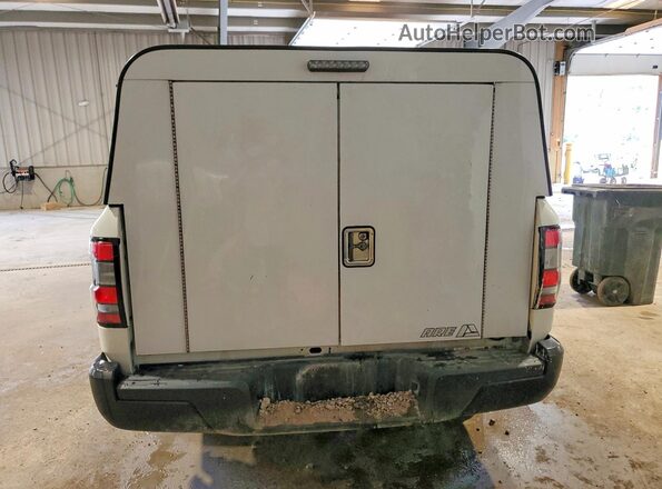 1N6ED1CL5RN647030 2024 NISSAN FRONTIER White უკანა ხედი