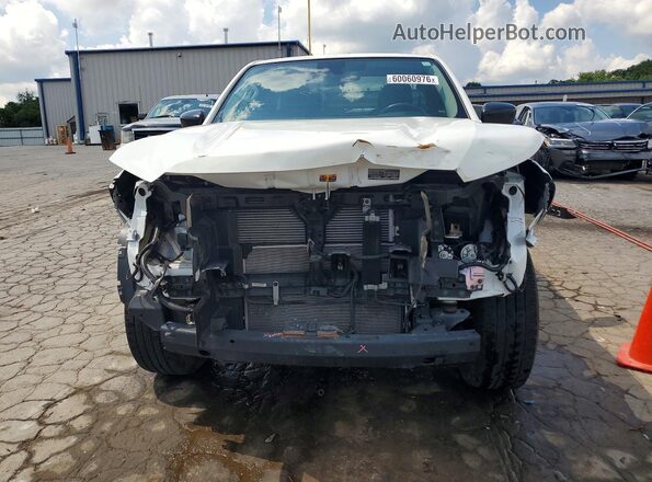 1N6ED1CL7RN640497 2024 NISSAN FRONTIER White Widok z przodu