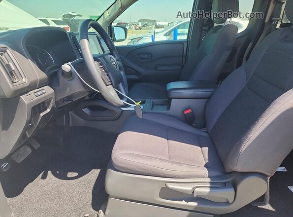 1N6ED1CM6SN649075 2025 NISSAN FRONTIER White Вид салону спереду