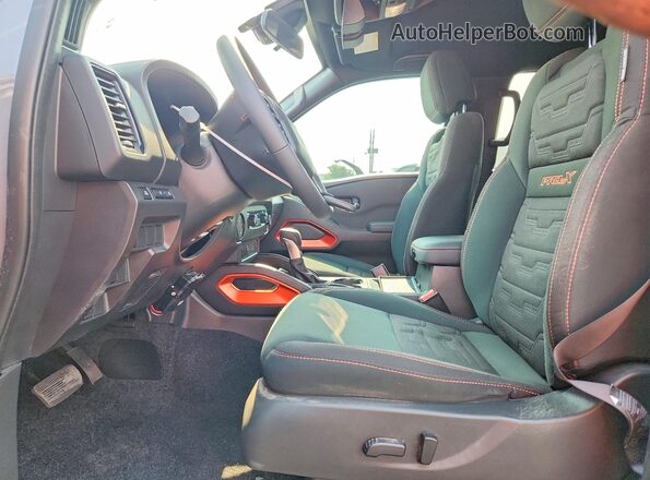 1N6ED1EJ0RN624816 2024 NISSAN FRONTIER Gray Front interior view