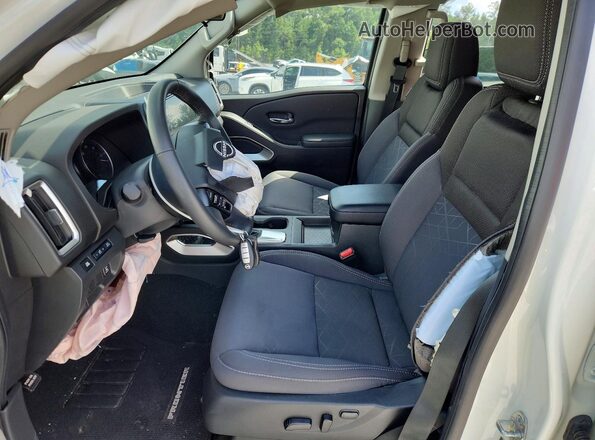 1N6ED1EJ5SN646817 2025 NISSAN FRONTIER White Вид салону спереду
